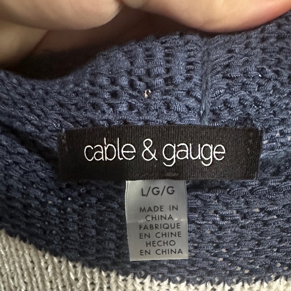 Cable & Gauge Navy and Cream Knit Top - Picture 2 of 9